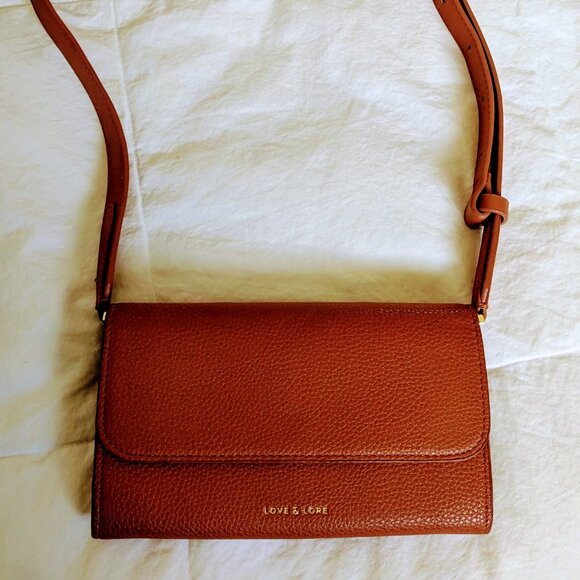 Love and Lore crossbody clutch with removable strap - Picture 1 of 4